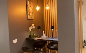 Alleria Rooms